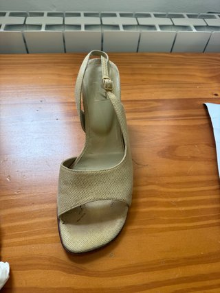 Sandalias de tacón beige