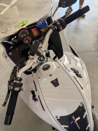 BMW F800 GT Blanca, muy cuidada