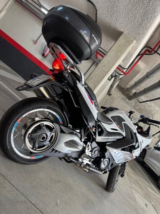 BMW F800 GT Blanca, muy cuidada