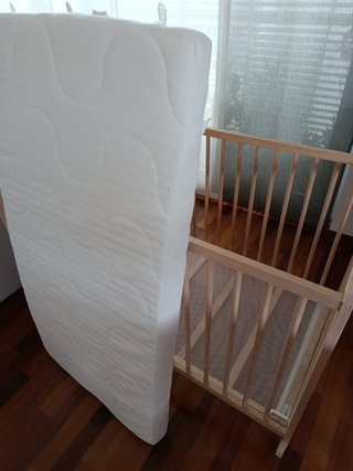 Cuna Ikea con colchón
