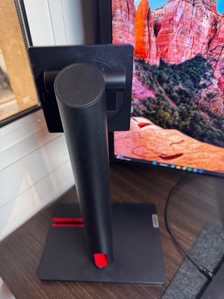 Monitores Dell y lenovo