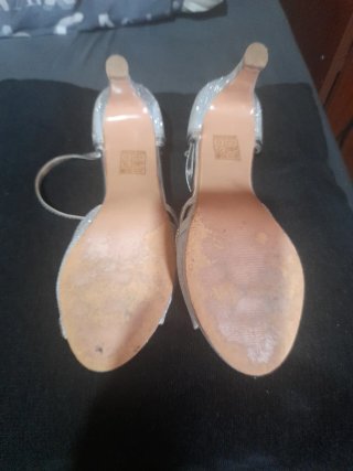 Sandalias plateadas para fiesta