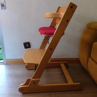 Trona de madera progresiva regulable y plegable