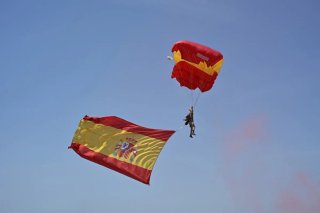 Caixa surpresa vermelha e amarela