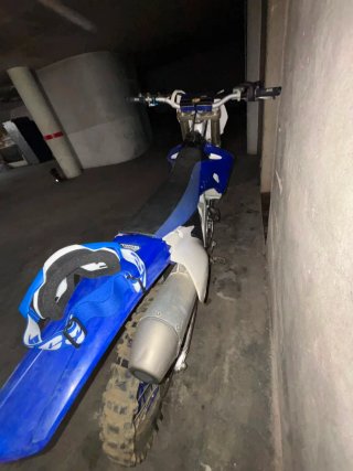 Yamaha Motocross Azul y Blanca