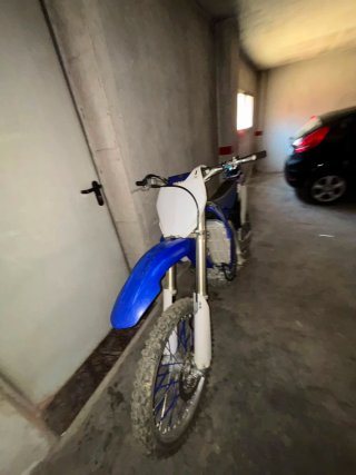Yamaha Motocross Azul y Blanca