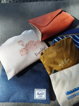 Lote de neceseres Herschel