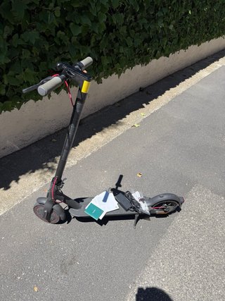 Xiaomi Mi Pro 2 con papeles y cargador