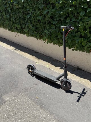 Xiaomi Mi Pro 2 con papeles y cargador