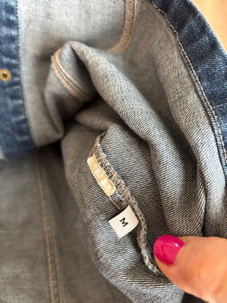Abito corto in jeans smanicato con bottoni