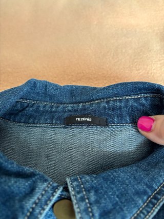 Abito corto in jeans smanicato con bottoni