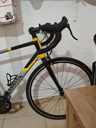 Bicicleta de carretera Canyon
