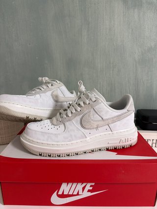 Nike Air Force 1 Luxe Gris/Blanco