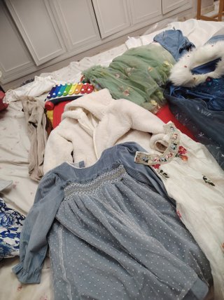 Vestido Frozen, abrigo y juguete musical