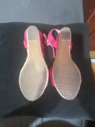 Sandalias Miss rosas con cuña
