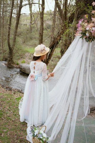 Vestido de Comunión Blanco Encaje Flores.