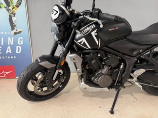 Triumph Trident 660 Negra