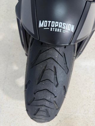 Triumph Trident 660 Negra