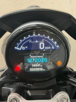 Triumph Trident 660 Negra