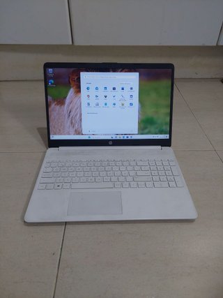 Ordenador Portátil HP i5 Blanco