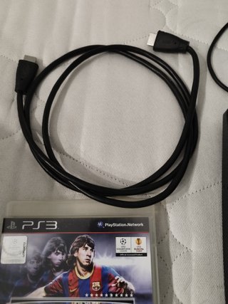 PS3 con FIFA 11 y cables