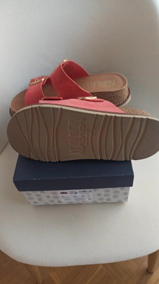 Chanclas Koala Bay coral y doradas