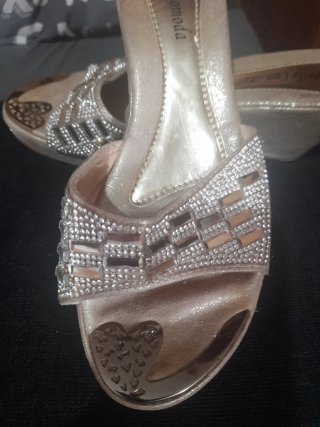 Sandalias Bella Comoda Talla 41 Doradas