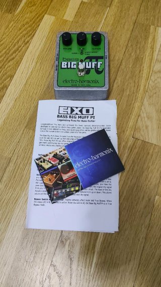 Electro-Harmonix Big Muff Pi Bass Pedal
