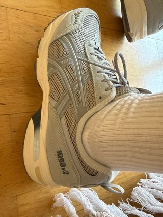 Zapatillas Asics 1090v2 Gris/Blanco Talla 44