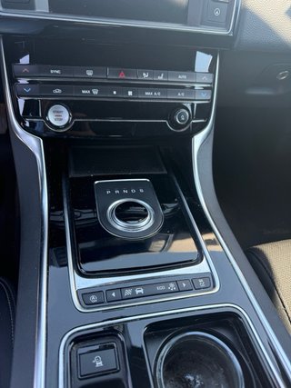 Jaguar XE 2018