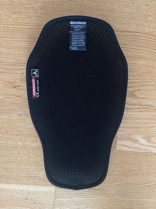 Protectores Espalda Moto Dainese y Alpinestars