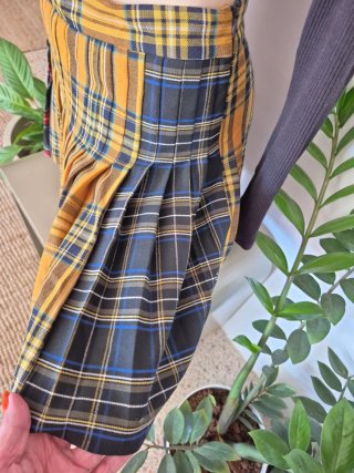 Zara falda Madras y sweeter H&M. Conjunto