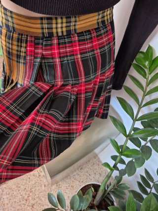 Zara falda Madras y sweeter H&M. Conjunto