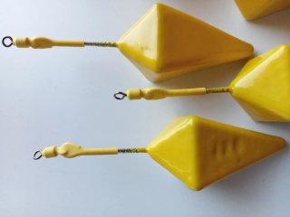 10 plomos de pesca amarillos