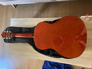 Guitarra Clásica Marrón + Funda
