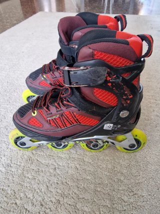 Patines en línea rojos y negros 35-38