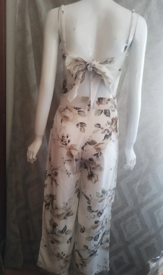 Mono floral para evento (medidas en descripción)
