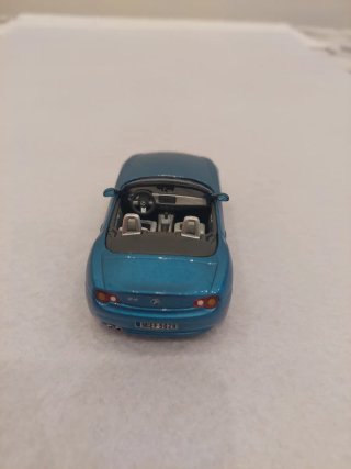 Modellino auto BMW Z4 cabrio blu