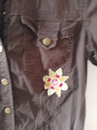 Camisa militar marrón con parches Blanco Talla M