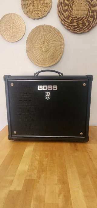 Boss Katana mk2 + Footswitch + Funda
