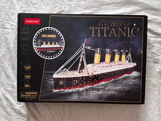 Puzzle 3D Titanic con Luces LED CubicFun