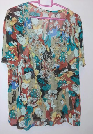 Blusón estampado con pedrería Talla XXL