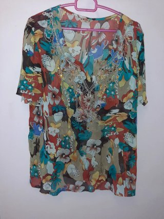 Blusón estampado con pedrería Talla XXL