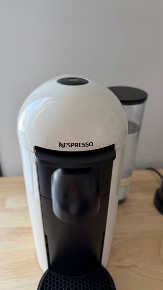Cafetera Nespresso Vertuo Plus Blanca
