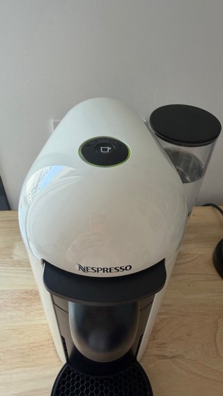 Cafetera Nespresso Vertuo Plus Blanca