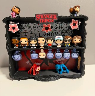 Diorama Stranger Things Kinder Joy Funko