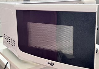 MICROONDAS MARCA SAIVOD EN BLANCO