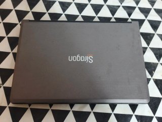 Portátil Siragon AMD 4GB RAM 500GB Disco