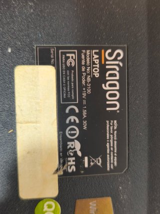 Portátil Siragon AMD 4GB RAM 500GB Disco