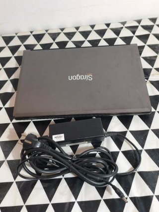 Portátil Siragon AMD 4GB RAM 500GB Disco